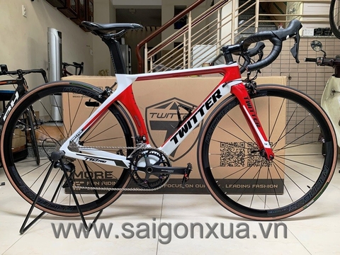 Xe đạp đua TWITTER T10 PRO 2022 (khung carbon, groupset Shimano 105 R7000) - Hàng nhập khẩu nguyên chiếc. Màu trắng/đỏ