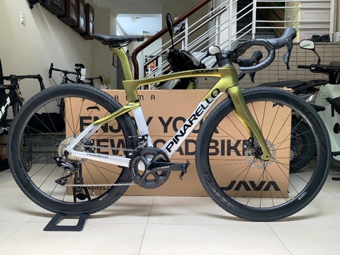 Xe đạp đua PINARELLO DOGMA F (F14) - Khung, vành Full Carbon, Full group Shimano 105 R7020 thắng đĩa dầu. Màu Bạc (silver)/Vàng kim