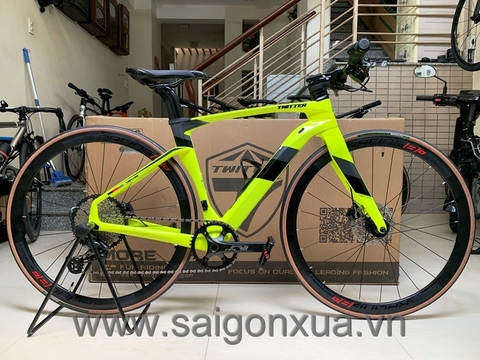 Xe đạp thể thao Road bike tay lái ngang TWITTER CYCLONE PRO DISC 2023 - Khung full Carbon, groupsets SHIMANO 1x12. Màu Vàng chanh