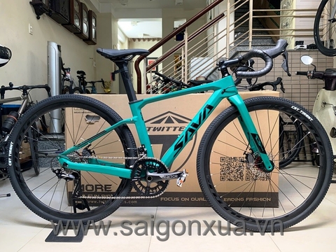 Xe đạp đua SAVA GRAVEL ROAD 2023 - Khung full Carbon, groupset Shimano 105 R7000. Màu xanh lá