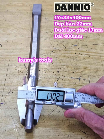 Mũi đục bê tông Dẹp bản 22mm đuôi lục giác 17mm dài 400mm 17x22x400mm Dannio DNO-61740B