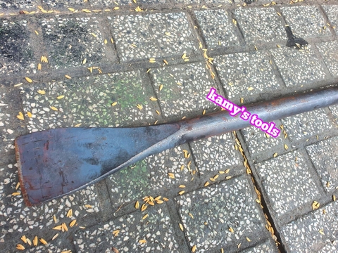 Xà beng trơn thân tròn đầu nhọn đầu dẹp dài khoảng 1.5m-1.6m