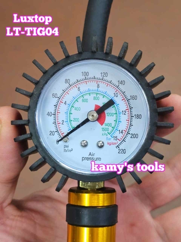 Tay bơm lốp xe ô tô, xe máy có đồng hồ đo áp suất Luxtop model LT-TIG04 có nút xả khí
