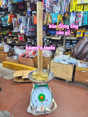 Búa đồng thau đầu vuông cán gỗ 5kg kamytools dài khoảng 700mm