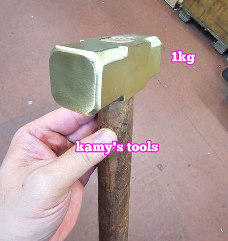 Búa đồng thau đầu vuông cán gỗ 1kg kamytools