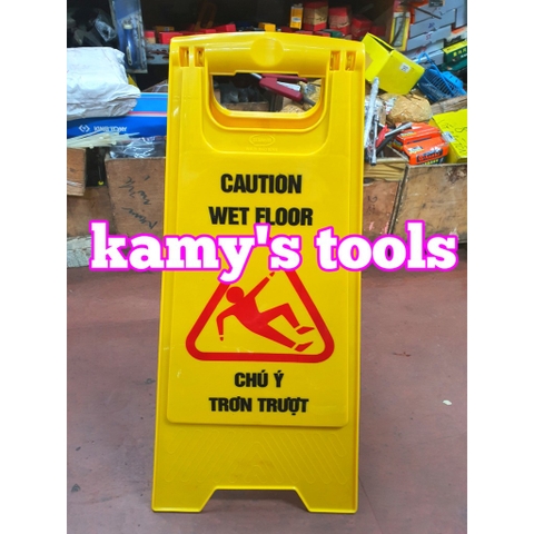 Biển cảnh báo chữ A chú ý trơn trượt