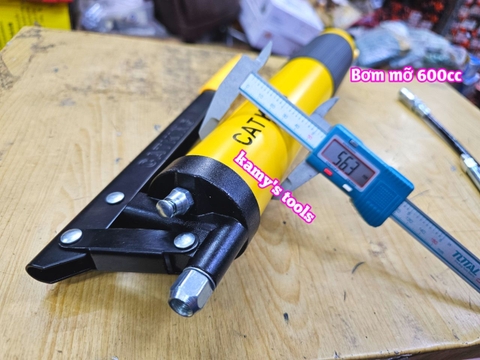 Bơm mỡ cầm tay 600cc Cat King C0803 dài 425mm