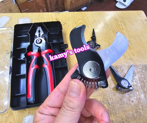 Kìm đa năng kìm nhọn kìm điện kìm cắt kìm tuốt dây điện bấm cos 5 trong 1 đổi đầu linh hoạt