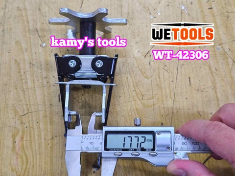 Vam cảo lò xo xupap vào móng xupap trực tiếp trên xe dạng 2 chấu Wetools WT-42306