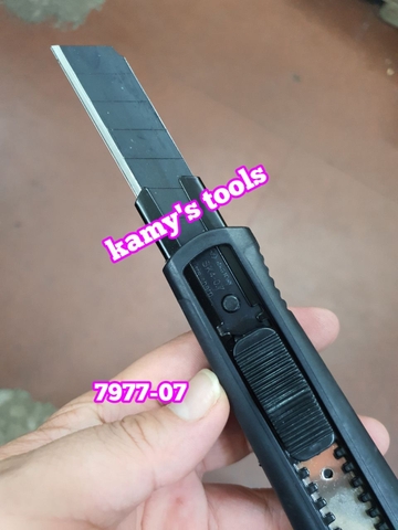 Dao rọc giấy Kingtony 7977-07 dài 180mm thép SK4 có khóa lưỡi và Lưỡi dao rọc giấy Kingtony 7977-07P02