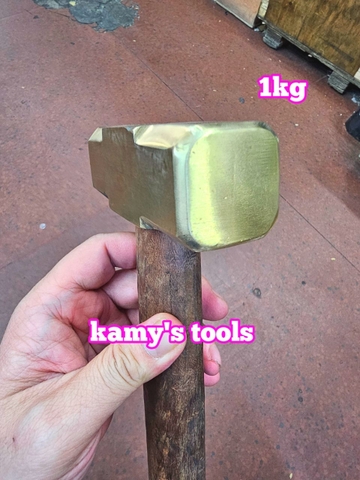 Búa đồng thau đầu vuông cán gỗ 1kg kamytools