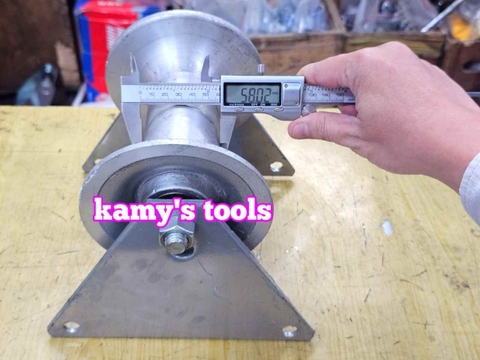 Con lăn kéo cáp điện loại đơn hình tam giác loại dày hàng nhập khẩu con lăn nhôm Kamytools KMT-3401A