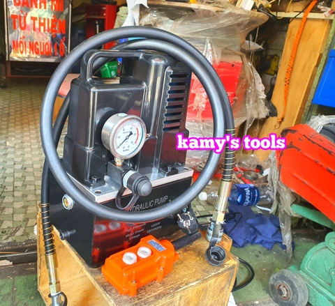 Bơm điện thủy lực qq-700 công suất 1.2kw công tắc bấm tay cao cấp trọng lượng nhẹ dễ mang đi