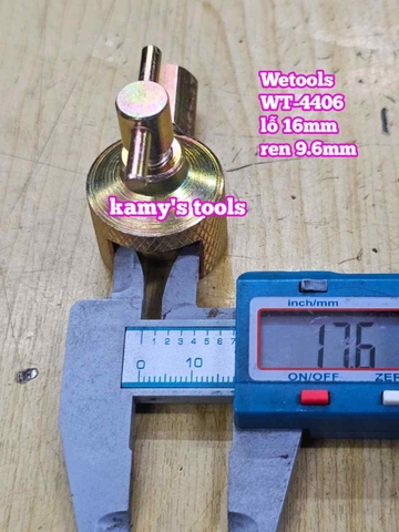 Đầu bơm mỡ gài núm xoay chuồng chuồng 16mm răng 9.6mm Wetools WT-4406