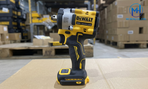 Dewalt DCF921M2 - Máy siết bu lông dùng pin loại nào tốt cho sửa chữa cơ điện và khoang máy