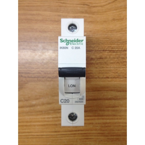Aptomat, Cầu dao tự động Schneider A9K27120 MCB 1P 20A 6kA