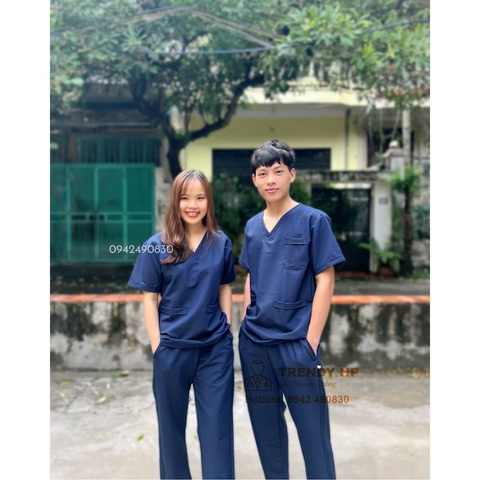 Bộ Scrubs Cổ tim Cotton Cao Cấp màu Xanh Tím Than cho bác sĩ, phòng khám, spa, thẩm mỹ viện