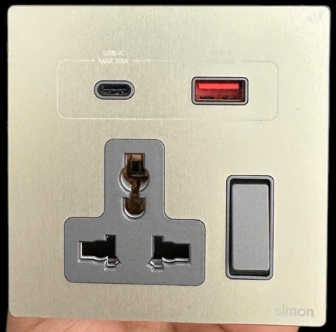 M7 Metal- Bộ ổ cắm đa năng kèm USB và A+C (Satin Gold) Simon M7 66E7253M-2C