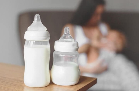 Tìm hiểu về cơ chế tiết sữa mẹ khi cho con bú