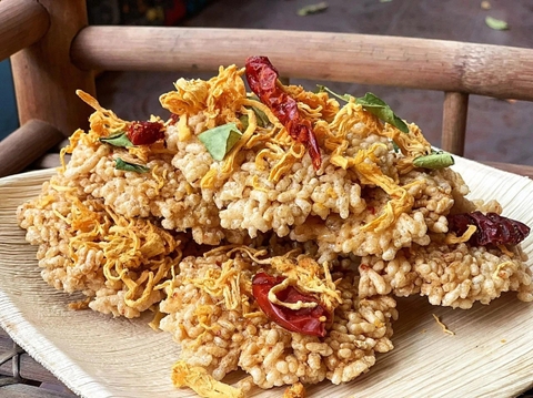 Cơm cháy khô gà DSNT - Hủ 750g
