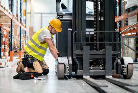 Chi Phí Ngoài Bảo Hành Xe Nâng Điện - Giảm Gánh Nặng Vận Hành