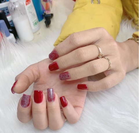 Làm móng cho da ngăm đen nên chọn màu nào? Xem ngay!