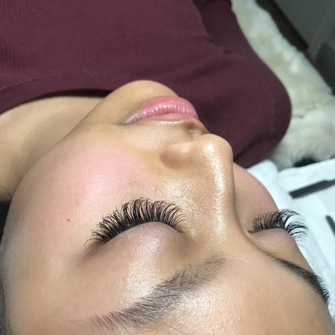 Nối mi thiết kế bảo hành dài lâu, miễn phí dặm mi 5 ngày đầu?