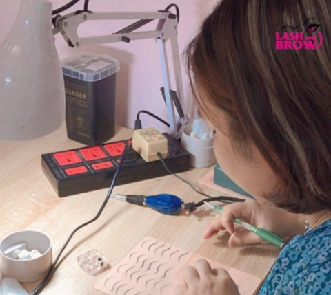 Chuyên gia dạy phun xăm thẩm mỹ hé lộ cách xử lý lông mày trổ xanh