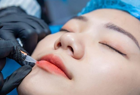 Điểm danh 5 màu môi đẹp làm mưa làm gió trên thị trường