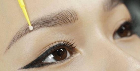 Thêu lông mày nên chọn màu, dáng như thế nào hài hòa nhất?