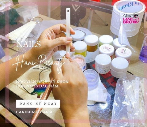 Học Nail đi nước ngoài muốn nhanh tiến bộ cần làm gì?