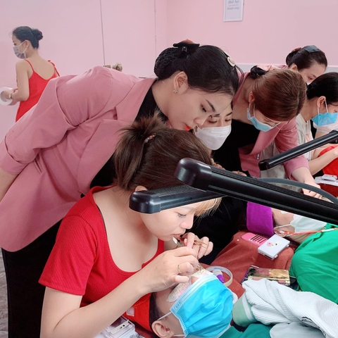 Dạy nối mi chuyên nghiệp học phí giảm sâu ở địa chỉ này, đăng ký ngay!