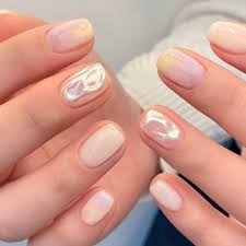 Bí Quyết Làm Nail Tráng Gương Ngắn Đơn Giản Ngay Tại Nhà
