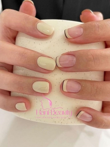 Làm móng đơn giản nhưng vẫn đảm bảo sang chảnh, đến ngay!