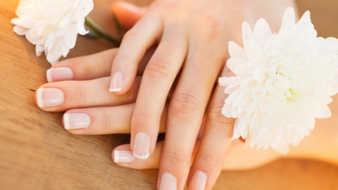 Cách Tẩy Sơn Móng Tay Không Cần Acetone: Dễ Dàng Và An Toàn