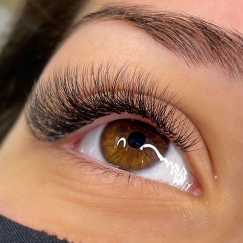 Xăm lông mày để sở hữu nét ngài vểnh lên hợp phong thuỷ