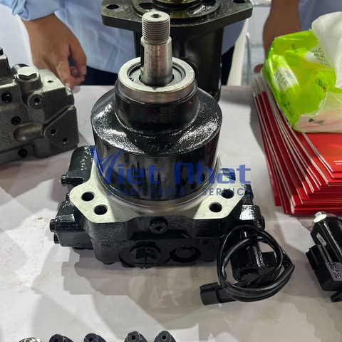Mô tơ quạt làm mát D65PX-15, D65EX-15EO, D85PX-15, D85EX-15 – Thông số áp suất và lưu lượng chi tiết