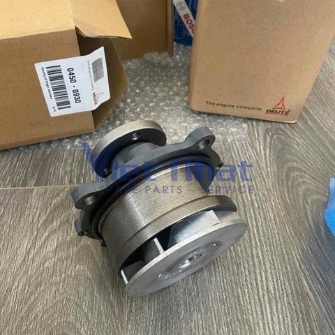 Bơm nước Deutz 04500930 chính hãng cho Volvo D4D EC210 EC290 D6D