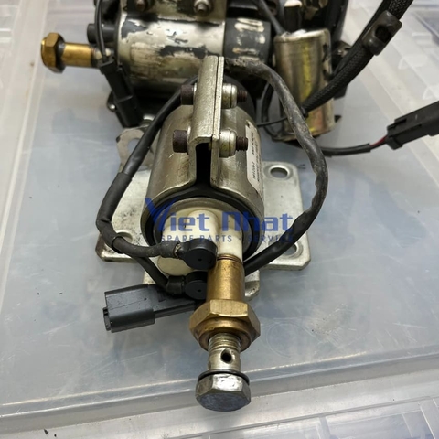 Bơm tiếp vận nhiên liệu Komatsu PC450-10 mã 600-815-9180 Airtex E1211 Mỹ
