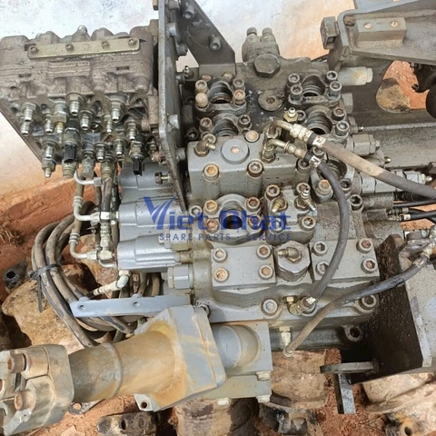 Bộ van chia thủy lực Hitachi ZX470-5G với hệ thống cổng dầu và modul điều khiển