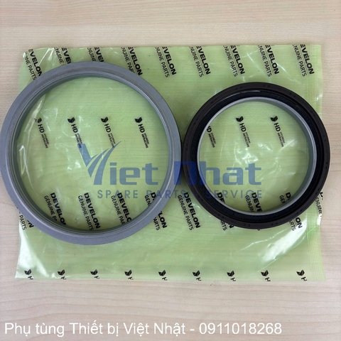 Gioăng mặt máy và các phớt liên quan trong cụm động cơ Doosan DE08.