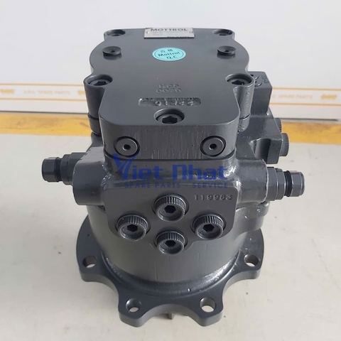 Cụm mô tơ quay toa Doosan DX55 Mottrol, thân motor và các cổng điều khiển thủy lực, phụ tùng OEM mới 100%.