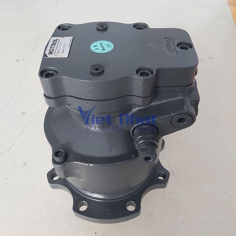 Motor quay toa DX55 Mottrol Korea, cụm mô tơ thủy lực máy xúc Doosan DX55, chi tiết vỏ và cổng dầu rõ nét.