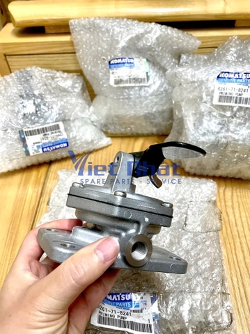 Thân bơm mồi Komatsu 6D125-5 dùng cho PC450-8 WA470-6