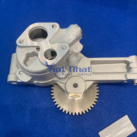 Cận cảnh thân bơm nhớt FP Diesel CAT C7 gia công chính xác chất lượng cao
