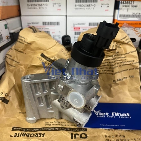 Đầu giắc điện van SCV Bosch Volvo EW145 EC145 – ảnh chi tiết kết nối
