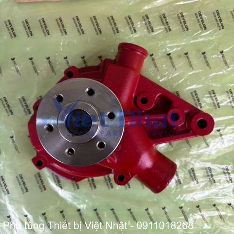 Bơm nước Doosan DE08 cận cảnh mặt bích lắp puly