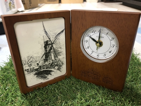 Đồng hồ để bàn CITIZEN ( kèm khung ảnh)