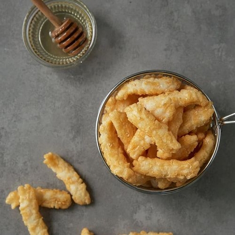 Bánh snack gạo chiên mật ong Chochung Nongshim 96g | 농심 조청유과 96g