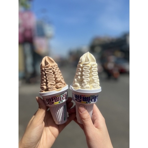 Kem lốc xoáy Fanfare vị vani 175ml | 아이스[롯데]빵빠레 바닐라 175ml